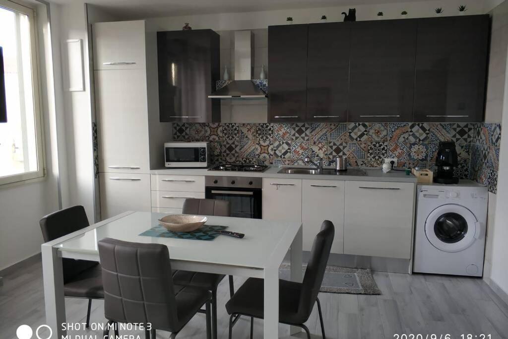 Home Sweet Home Appartamento Ricco Di Comfort Palermo Exterior photo